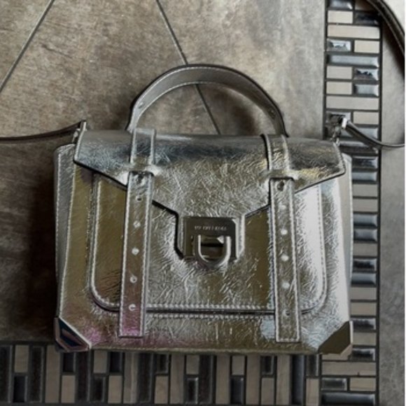 Michael Kors Handbags - Michael Kors Manhattan Medium School Satchel